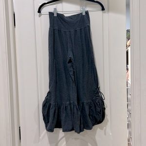 Art & Soul Ruffle capris